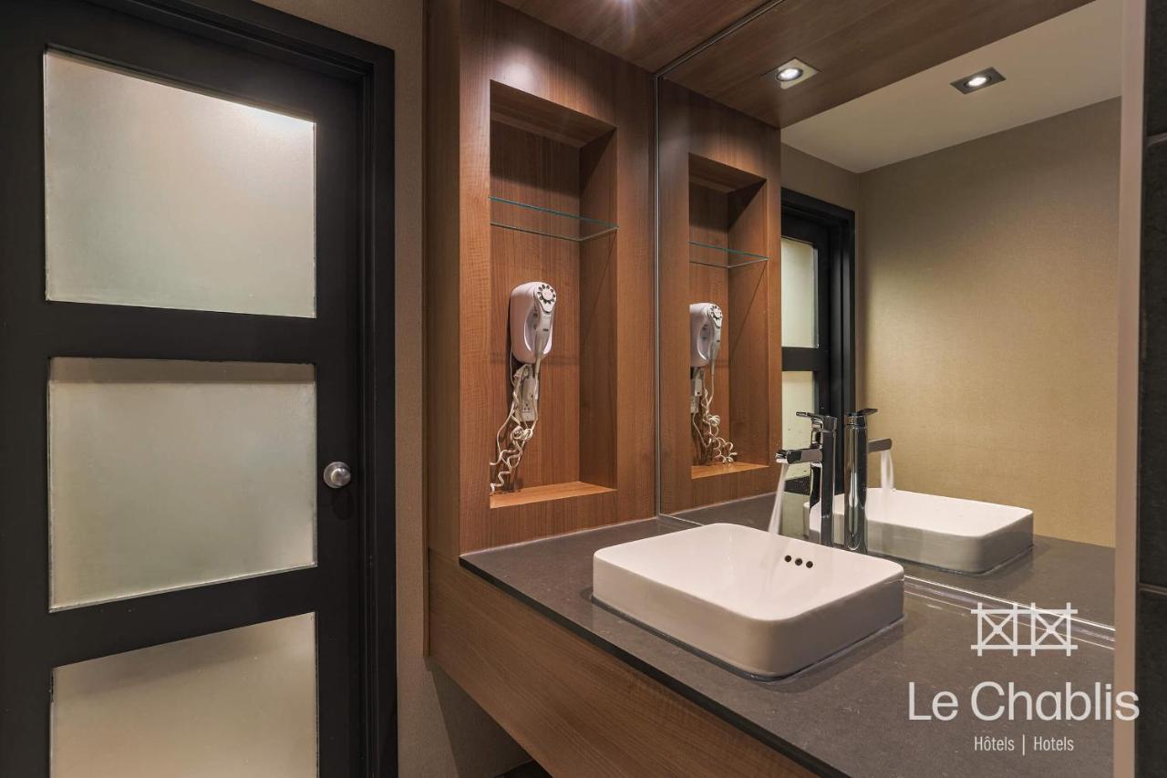 Hotel Le Chablis Cadillac Монреаль Экстерьер фото